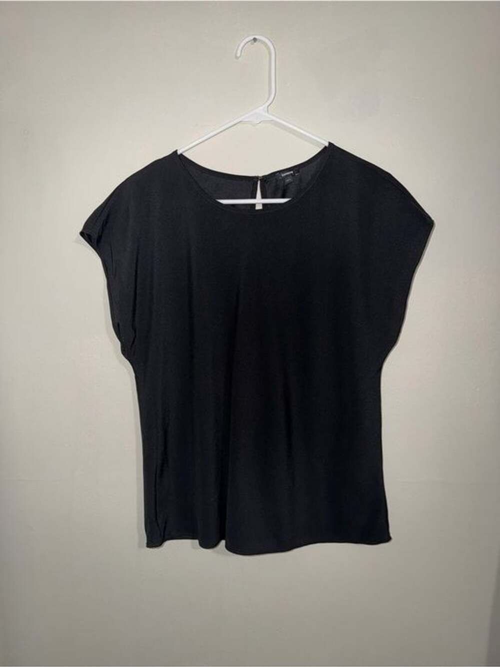 Express Women’s Large Black Short Sleeve Blouse Keyhole Back